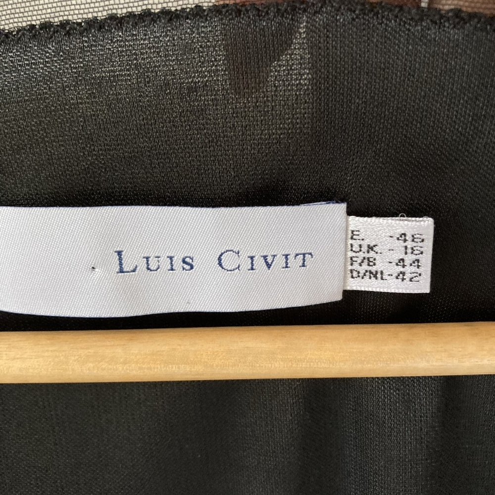 Pre-loved designer Luis Civit Women's Black Sequins Mesh Blouse UK Size 16 - Picture 15 of 17